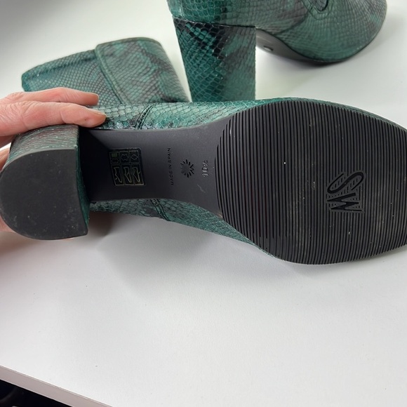 Stuart Weitzman Fifer 80 Emerald Boot with Chunky Heel - Picture 8 of 11